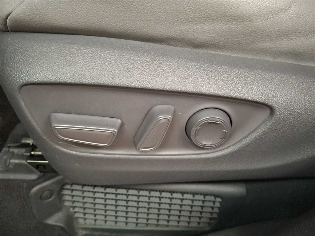 Thumbnail: 2021 Toyota Sienna - 13