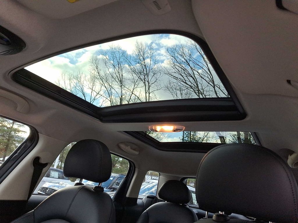 Thumbnail: 2014 MINI Cooper Countryman - 10