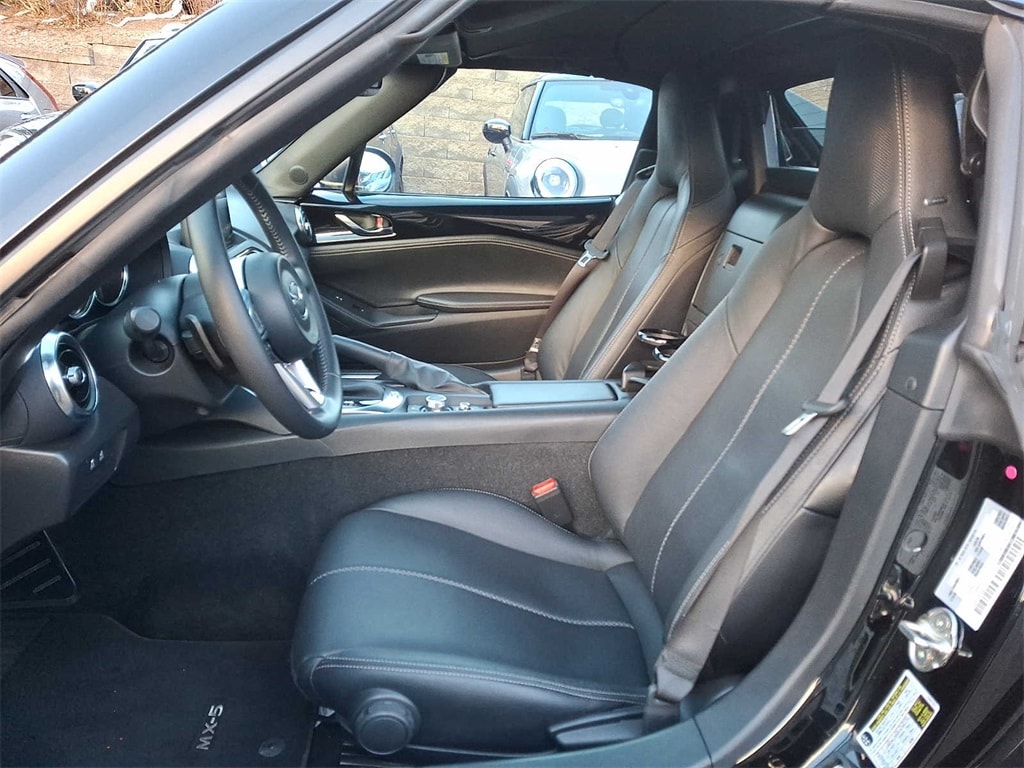 Thumbnail: 2022 Mazda MX-5 Miata - 10