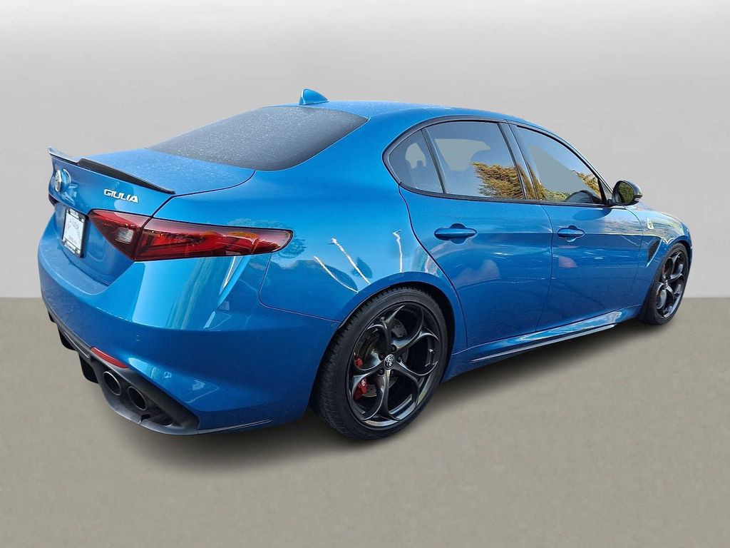 Thumbnail: 2023 Alfa Romeo Giulia - 4