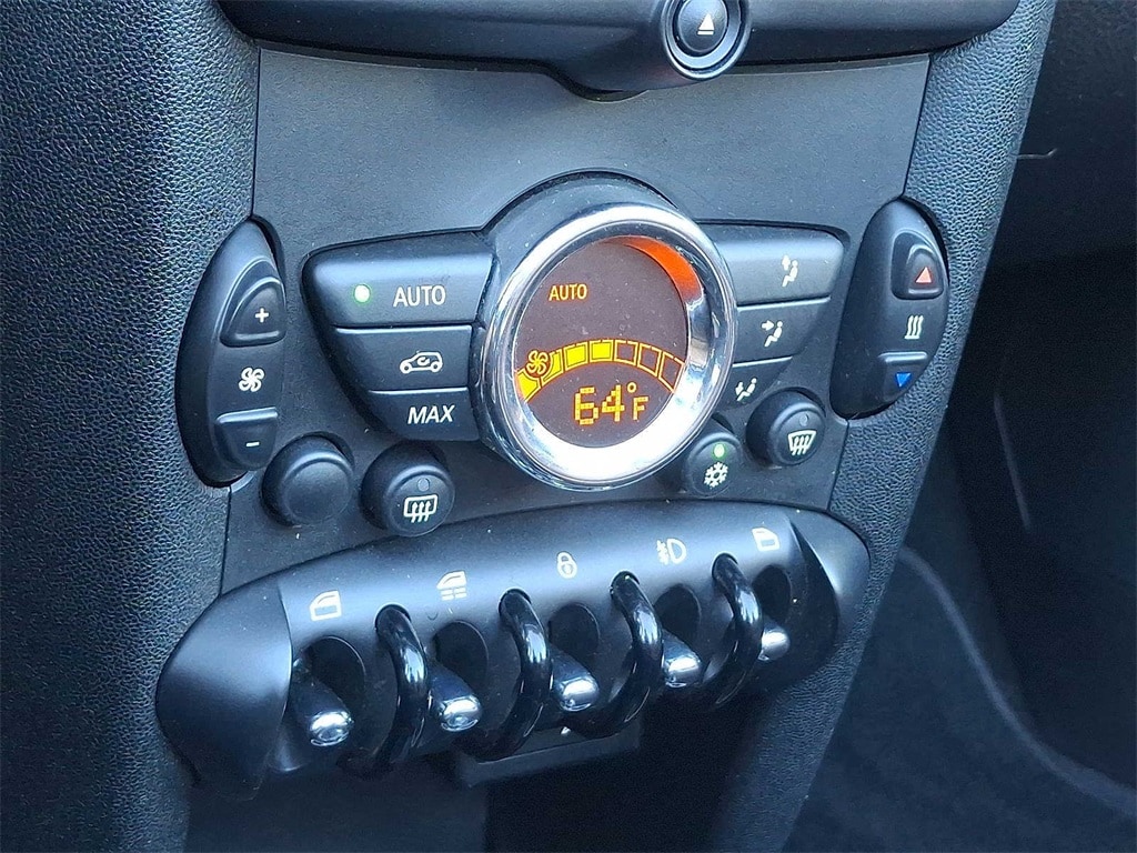 Thumbnail: 2011 MINI Cooper - 15