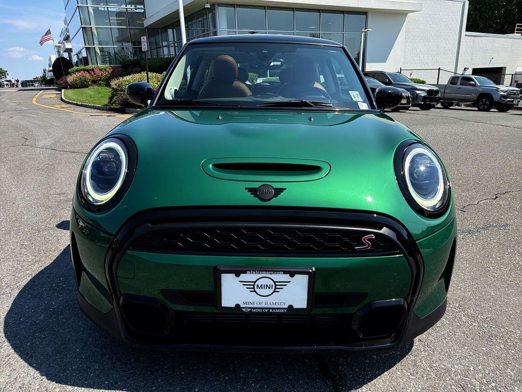 Thumbnail: 2022 MINI Cooper Hardtop - 14