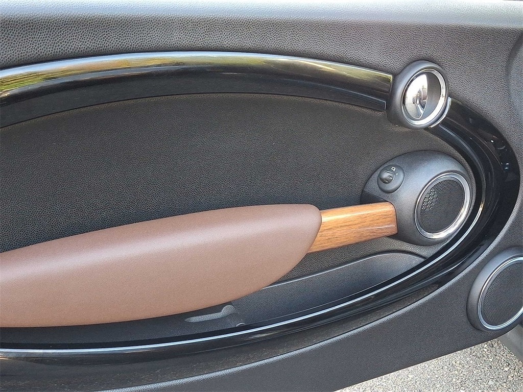 Thumbnail: 2011 MINI Cooper - 10