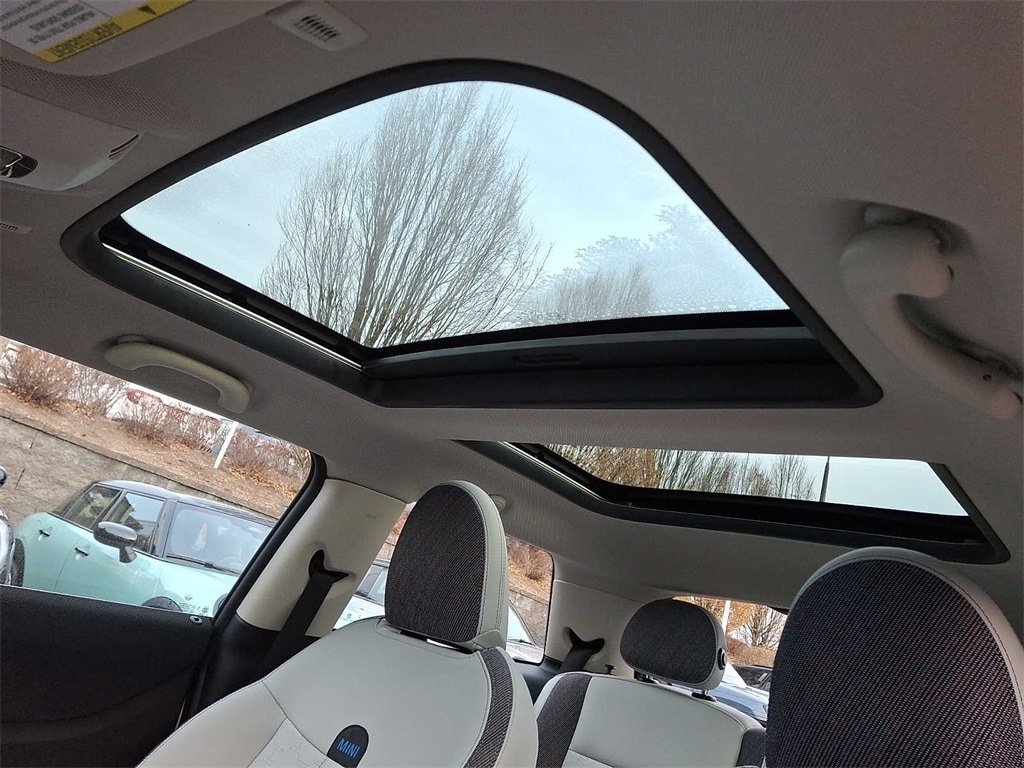 Thumbnail: 2025 MINI Cooper Hardtop - 15