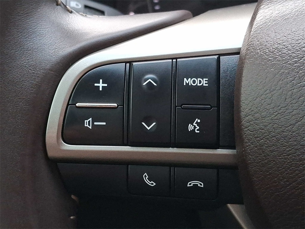 Thumbnail: 2017 Lexus ES - 18