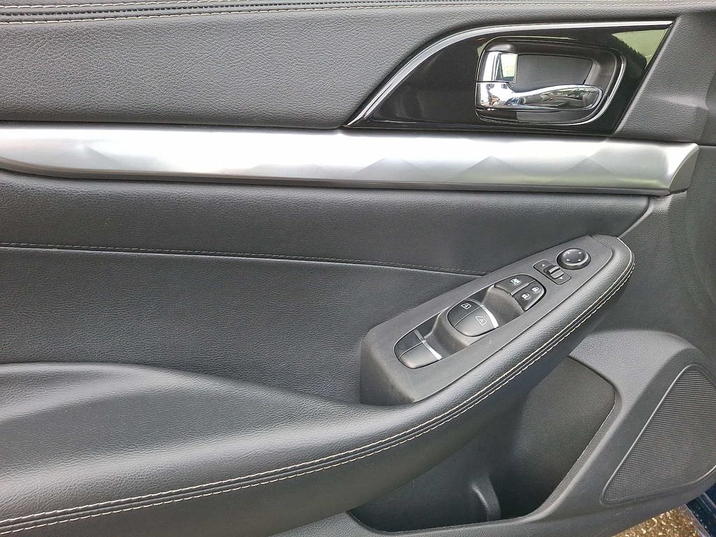 Thumbnail: 2021 Nissan Maxima - 9