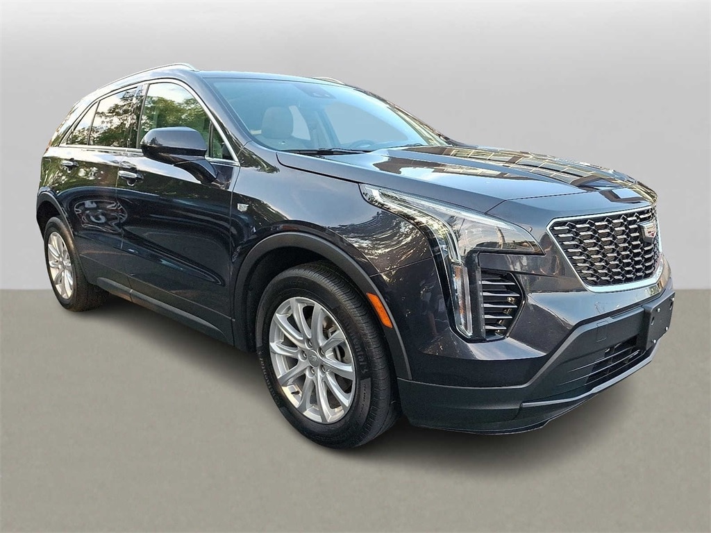 Thumbnail: 2022 Cadillac XT4 - 3