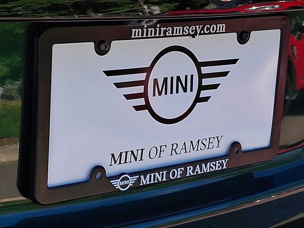 Thumbnail: 2017 MINI Cooper Hardtop - 30
