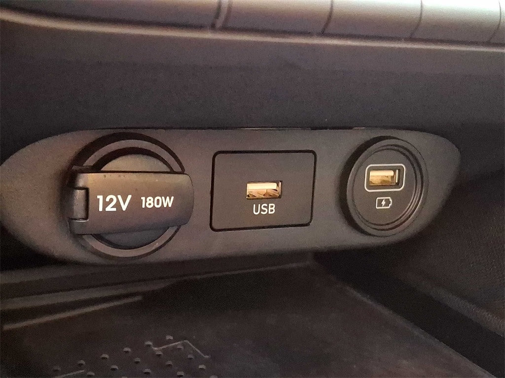 Thumbnail: 2022 Hyundai Elantra - 22