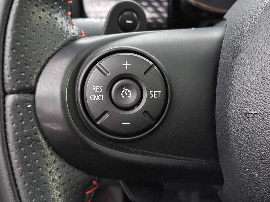 Thumbnail: 2021 MINI Cooper Hardtop - 15