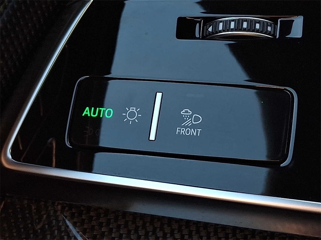 Thumbnail: 2022 Audi SQ8 - 23