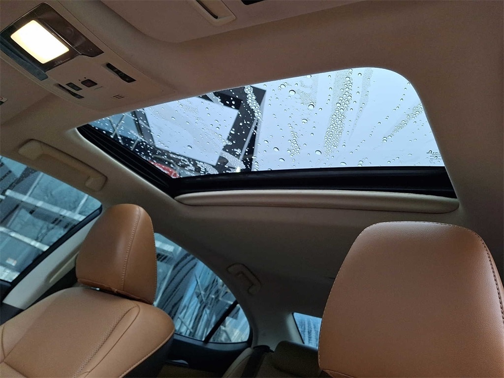 Thumbnail: 2017 Lexus ES - 12