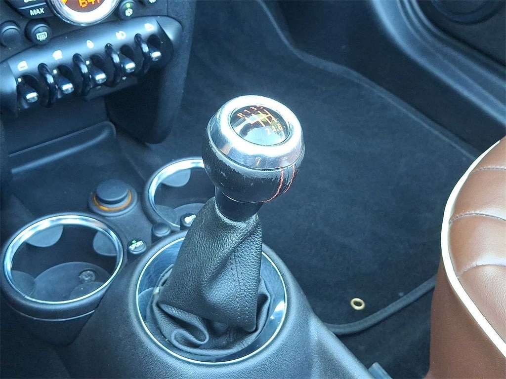 Thumbnail: 2011 MINI Cooper - 12