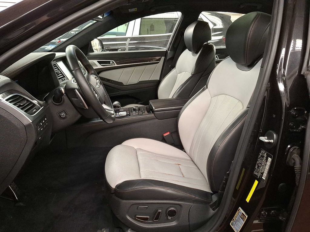 Thumbnail: 2018 Genesis G80 - 11