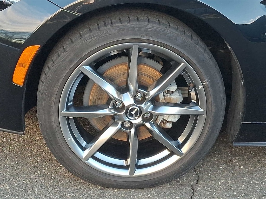 Thumbnail: 2022 Mazda MX-5 Miata - 6