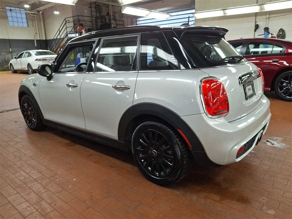 2016 MINI Cooper Base 8