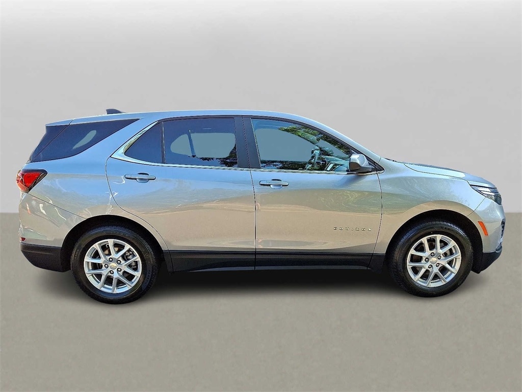 Thumbnail: 2023 Chevrolet Equinox - 3