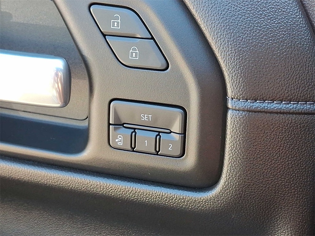 Thumbnail: 2019 Chevrolet Silverado 1500 - 24