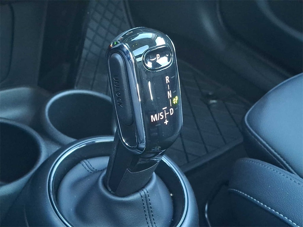 Thumbnail: 2023 MINI Cooper Hardtop - 12