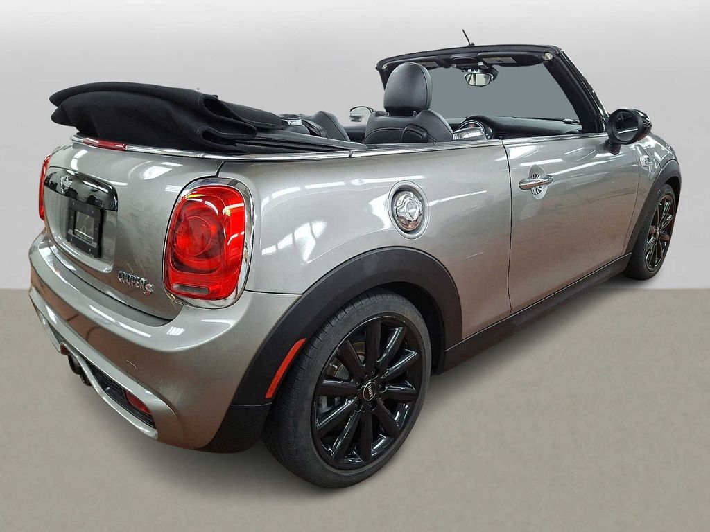 Thumbnail: 2016 MINI Cooper Convertible - 5
