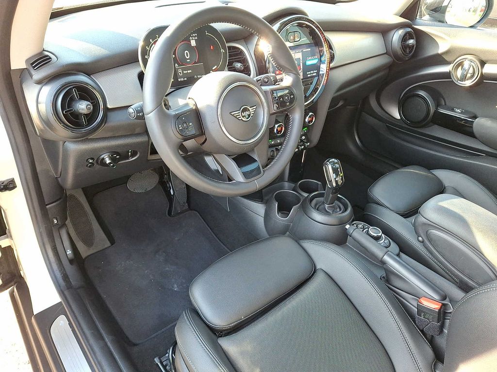 Thumbnail: 2022 MINI Cooper Hardtop - 10