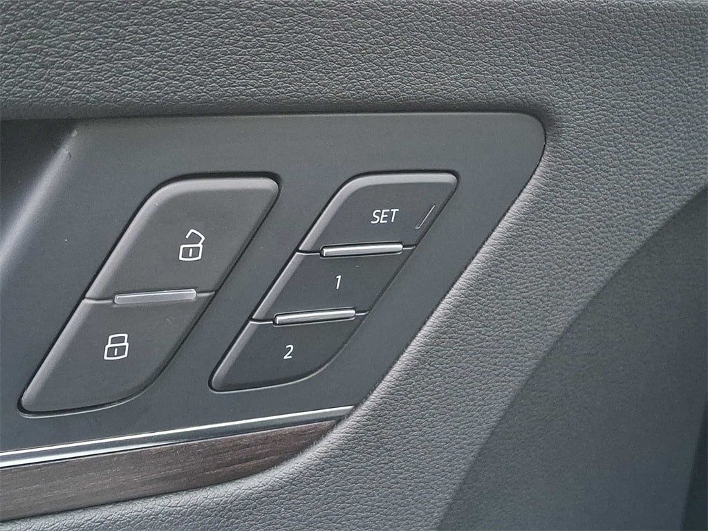 Thumbnail: 2021 Audi Q5 - 25