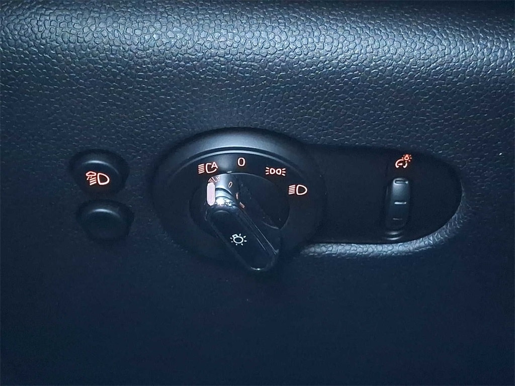 Thumbnail: 2023 MINI Cooper Hardtop - 23