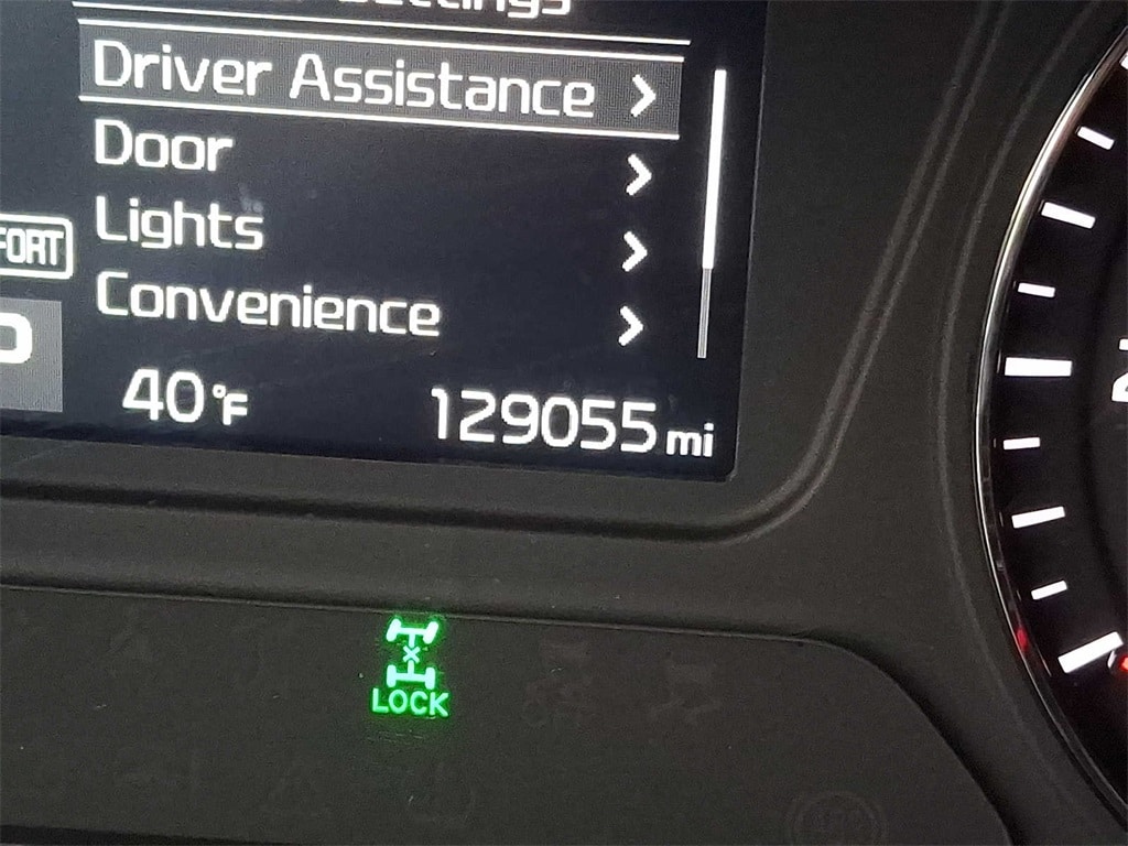 Thumbnail: 2019 Kia Sorento - 16