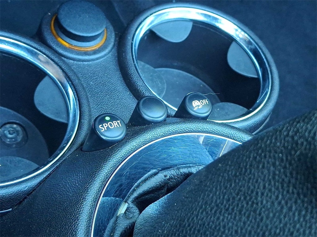 Thumbnail: 2011 MINI Cooper - 18
