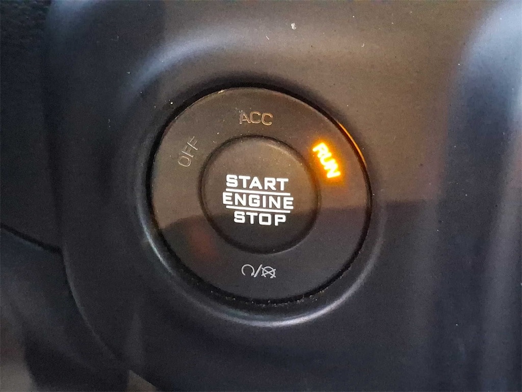 Thumbnail: 2021 Jeep Wrangler - 21