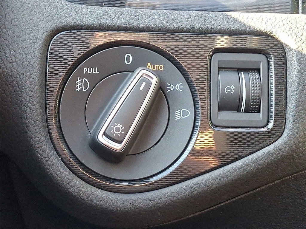 2017 Volkswagen Golf GTI SE 22