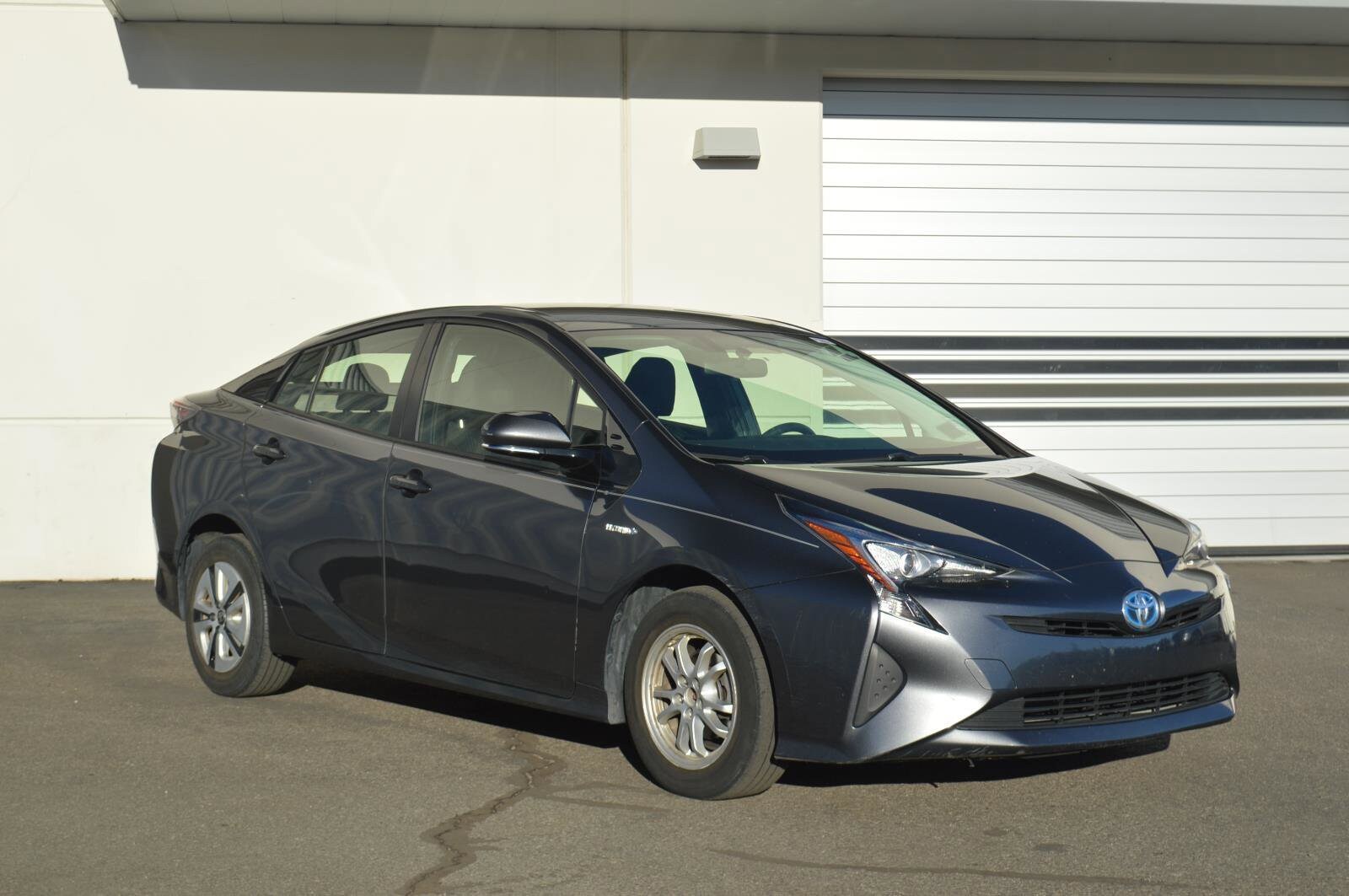 2016 Toyota Prius Two Eco photo 4