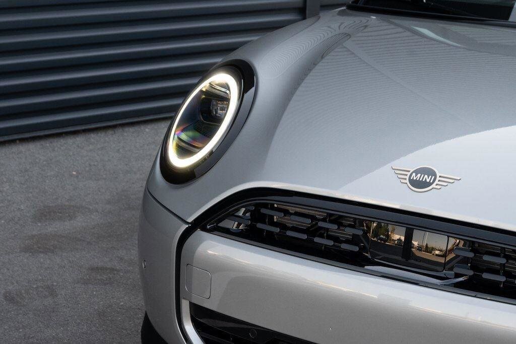 2025 MINI Convertible S - Photo 25