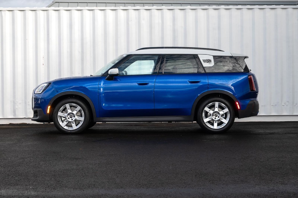 New 2026 MINI Countryman Signature Plus SUV