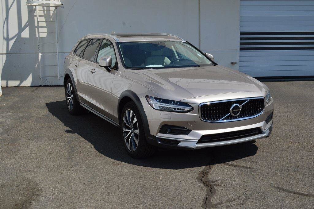Used 2024 Volvo V90 Cross Country B6 Plus Wagon