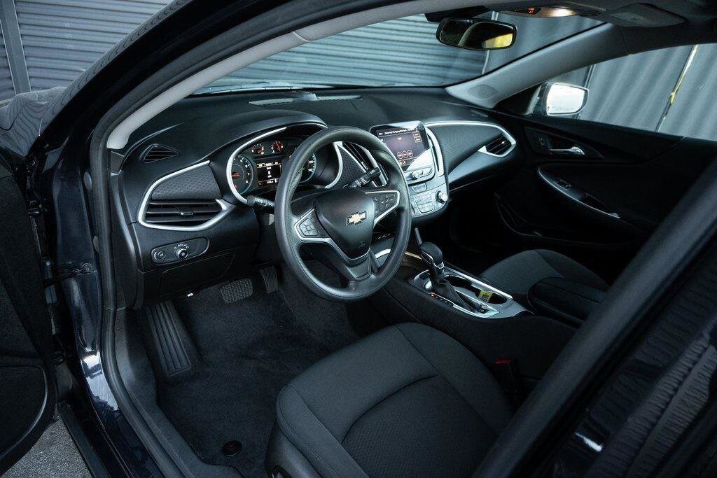 2022 Chevrolet Malibu 1LT photo 4