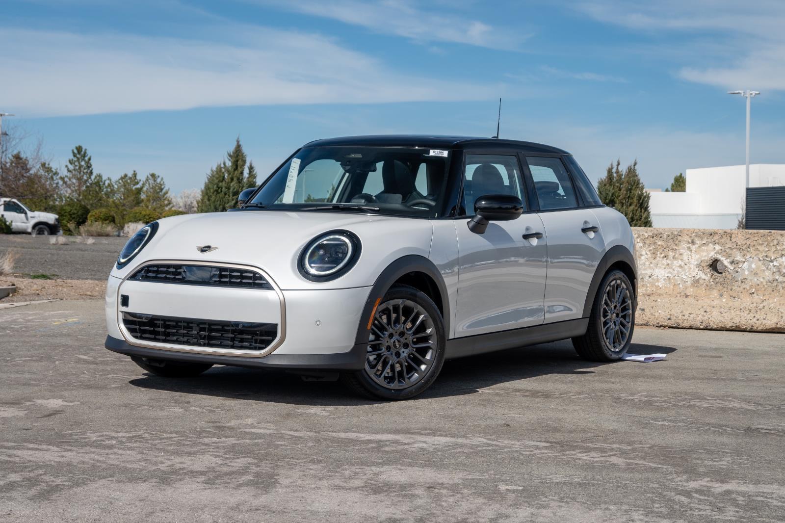 2026 MINI Hardtop's photo