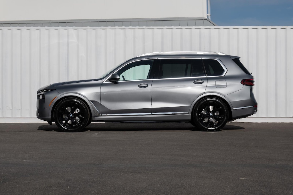 New 2026 BMW X7 xDrive40i Sports Activity Vehicle