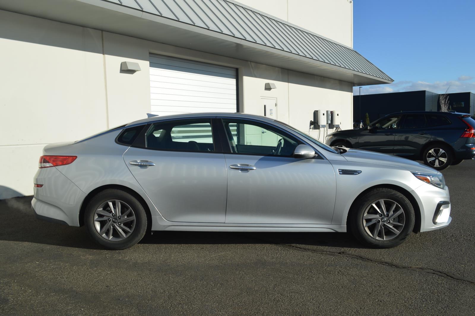 2020 Kia Optima LX photo 4