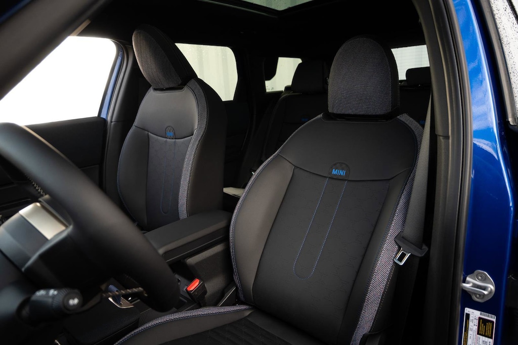 New 2026 MINI Countryman Signature Plus SUV