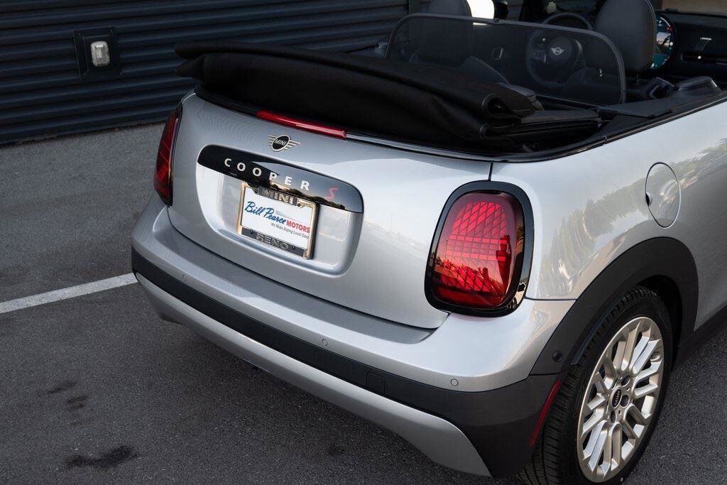 2025 MINI Convertible S - Photo 33