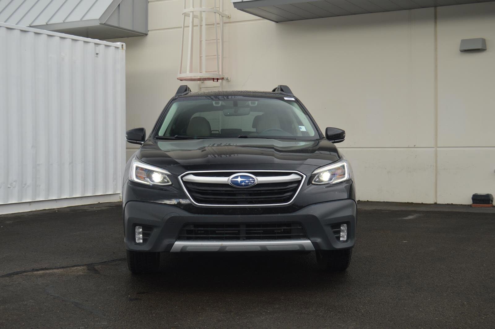 2022 Subaru Outback Limited photo 2