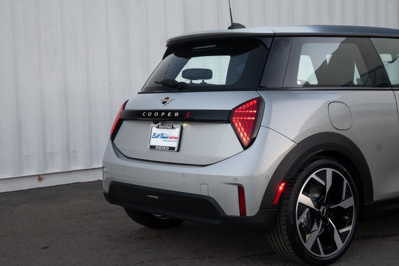 2026 MINI Hardtop 2 Door S - Photo 15