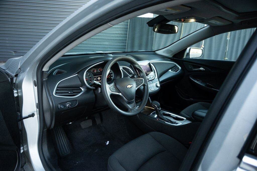 2022 Chevrolet Malibu 1LT photo 4