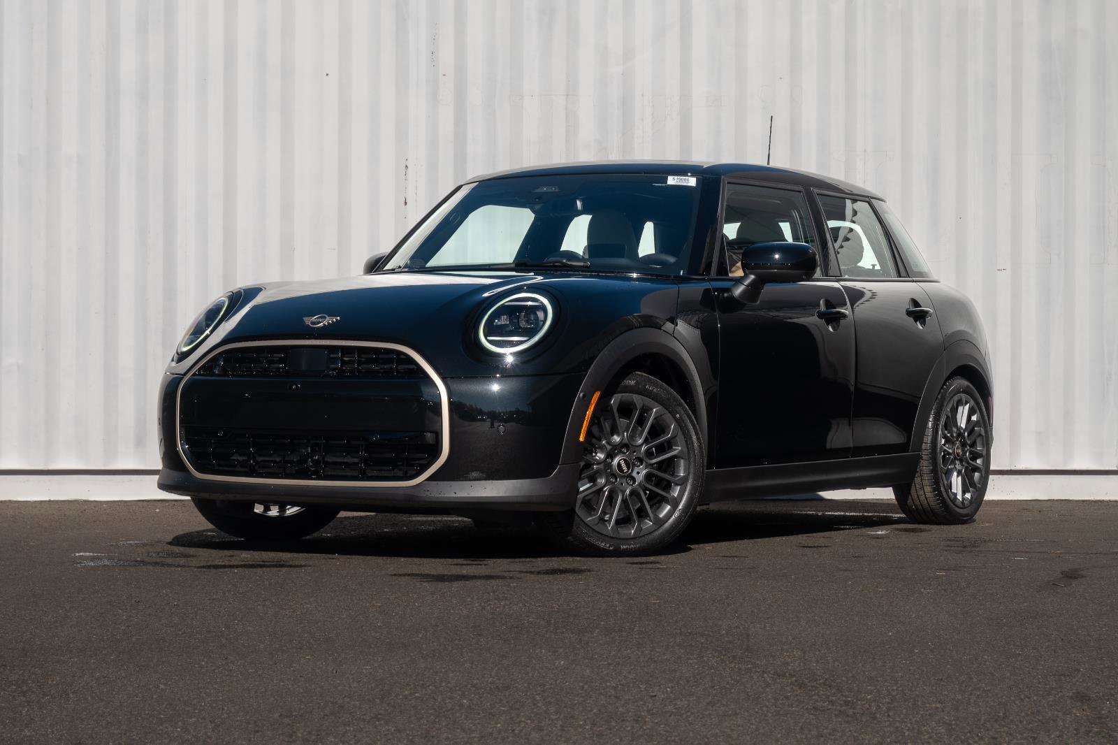 2026 MINI Hardtop 4 Door's photo