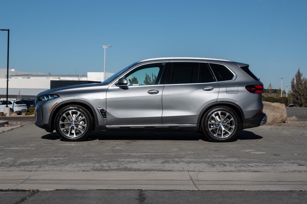 New 2026 BMW X5 xDrive50e Sports Activity Vehicle