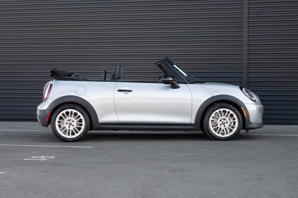 2025 MINI Convertible S - Photo 8