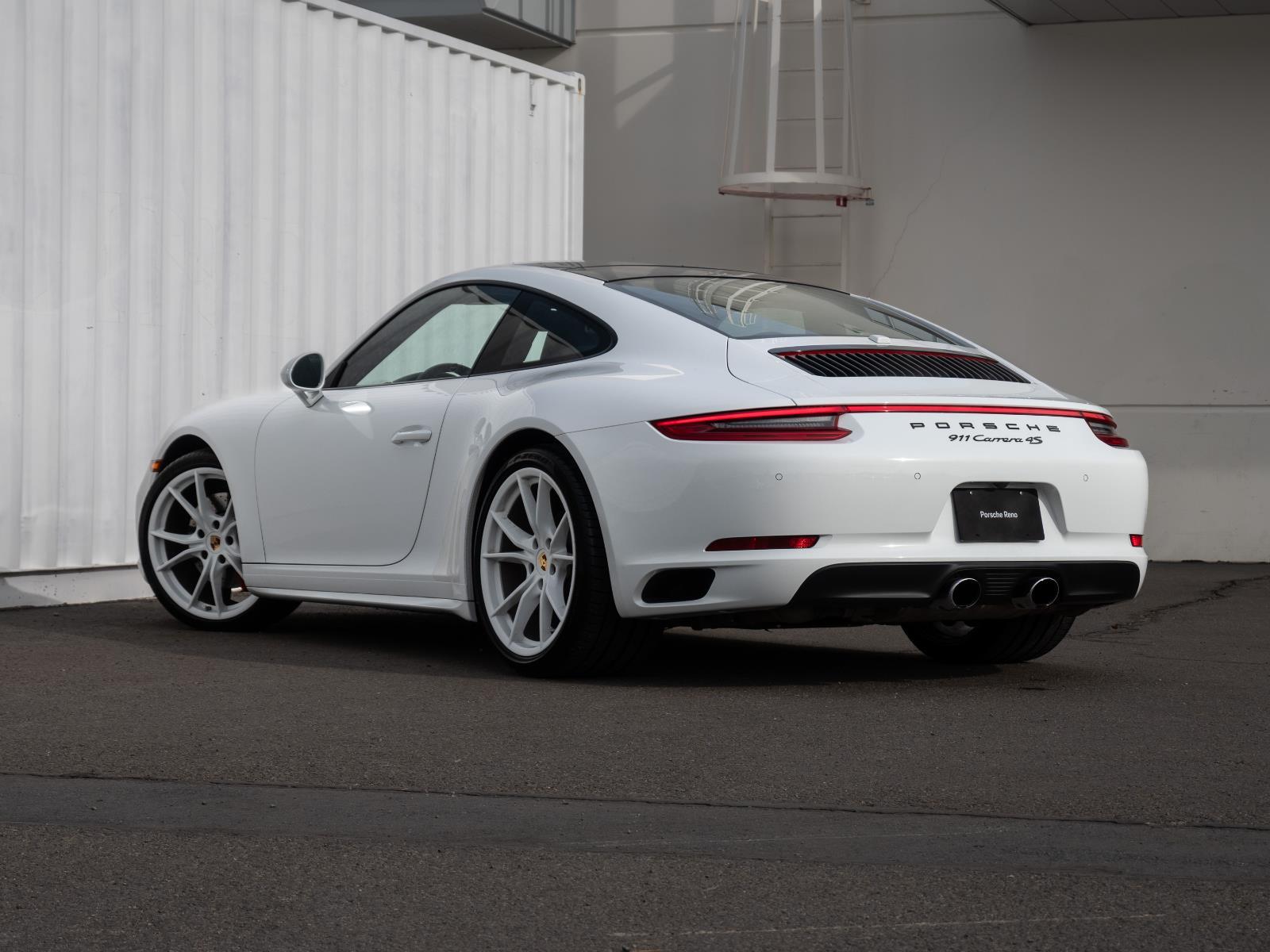 2017 Porsche 911 4S photo 3