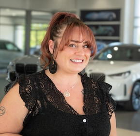 Staff member Donna Dickinson from ID_5c14a4