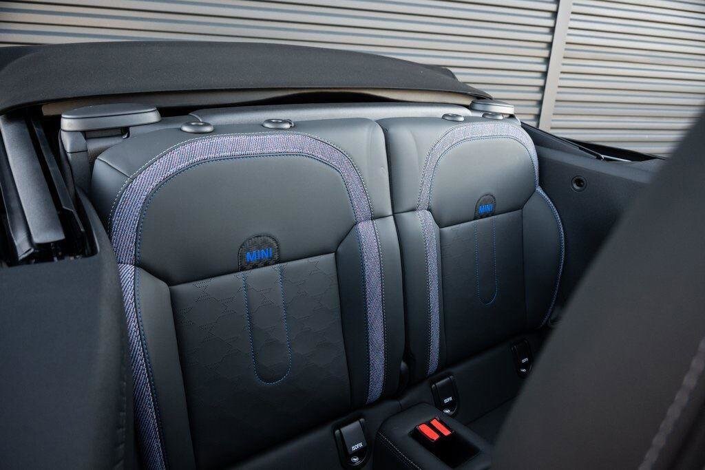 2025 MINI Convertible S - Photo 31